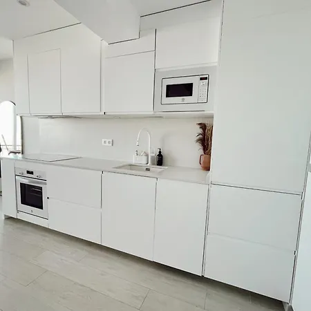 Con Vistas Al Puerto Y Parking Appartamento *