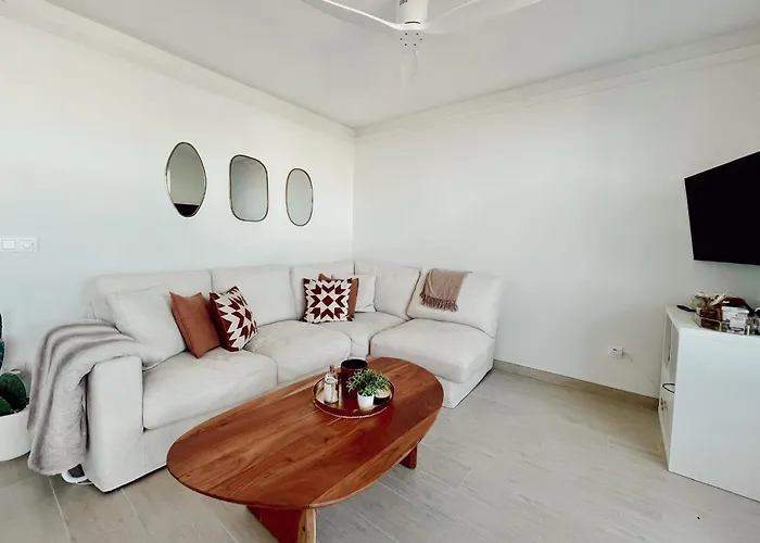 Con Vistas Al Puerto Y Parking Denia